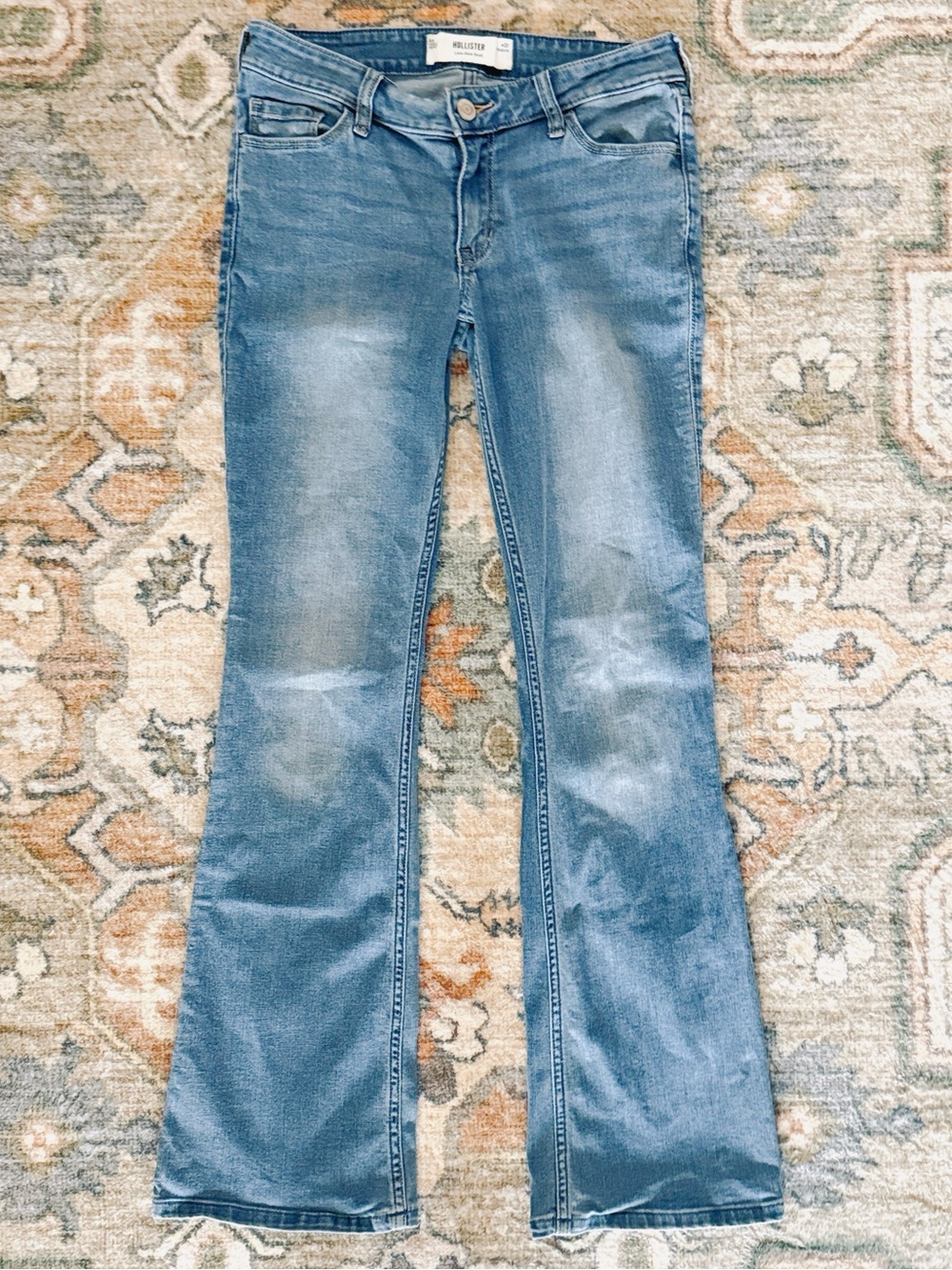 Hollister Low-Rise Boot Jeans Size 4R - Picture 6 of 8